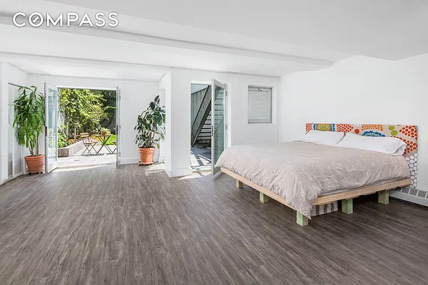 Sold by Compass | media 6