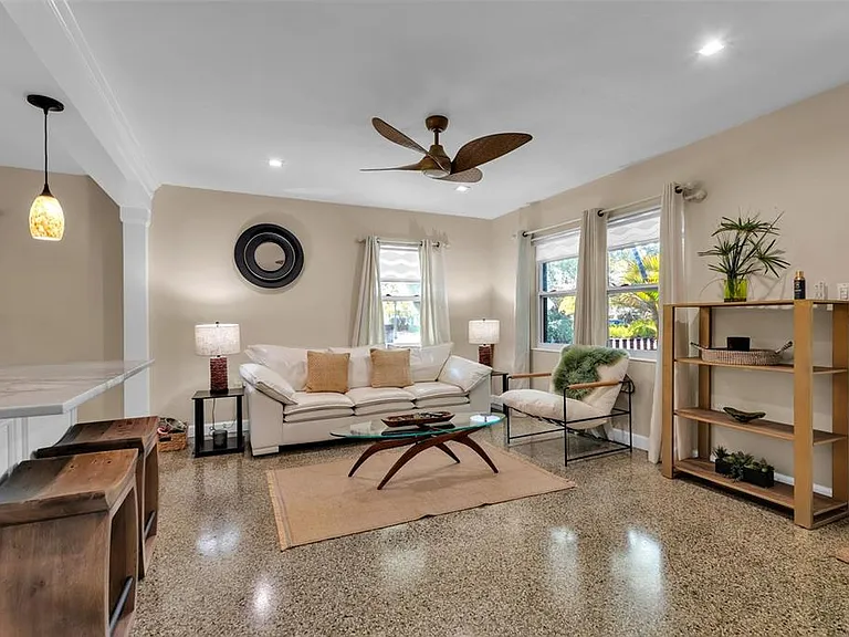 510 N Osprey Ave — Photo 15