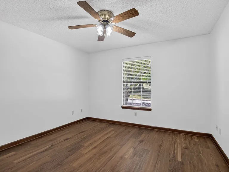 207 Turner Ave — Photo 29