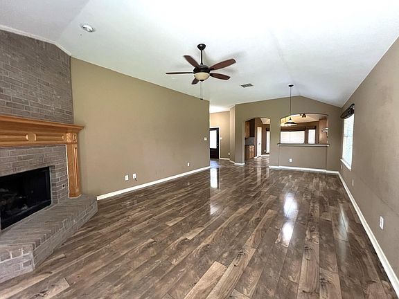 5th image of 1234 Iowa Rd