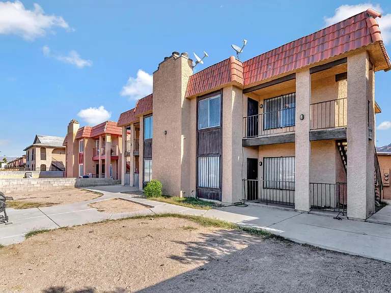 2257 Exeter Dr #D — Photo 1