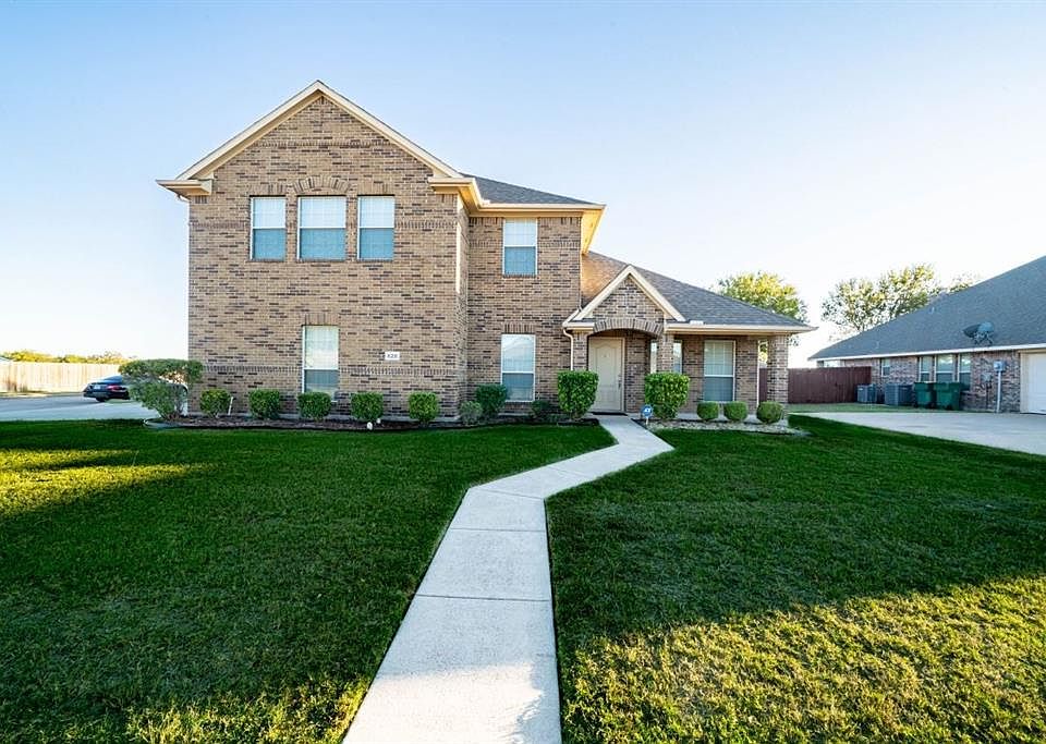 1st image of 620 Shady Meadow Ln