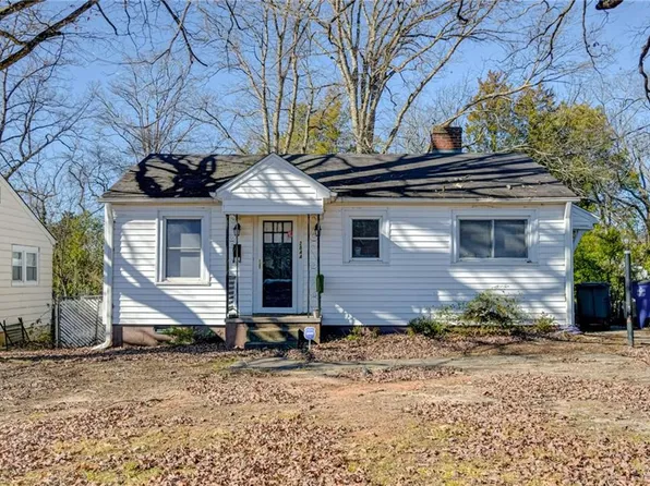 2844 Lomond St, Winston Salem, NC 27127