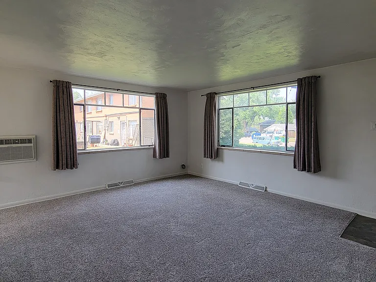 767 Miller Ct — Photo 2