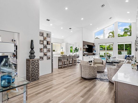 5th image of 5455 NW 20th Avenue
