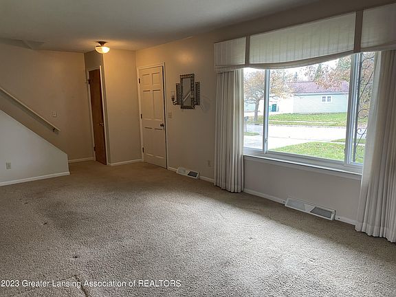 5th image of 1223 S Briarfield Dr