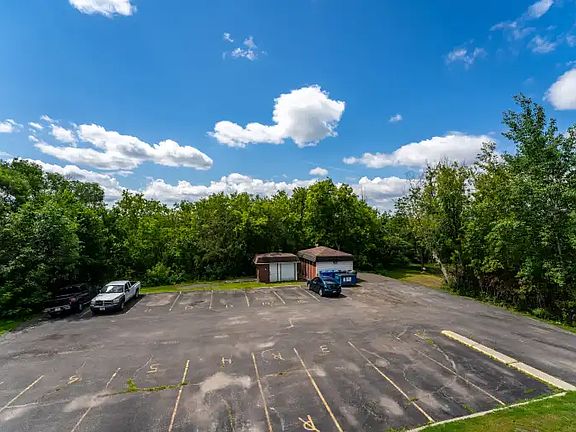 3rd image of 2444 Cleroux Cres #101