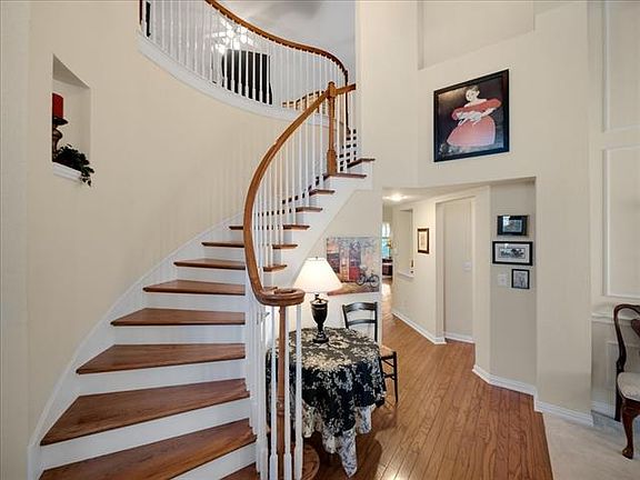 3rd image of 7605 Hove Ct