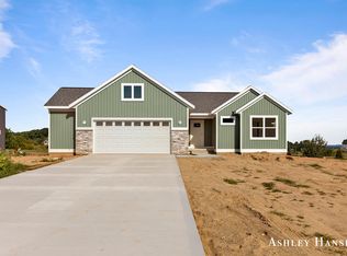 3039 Rabbit Run, Lowell, MI 49331