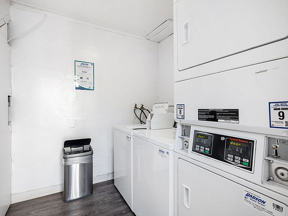 4th image of 3537 Clarington Ave #13