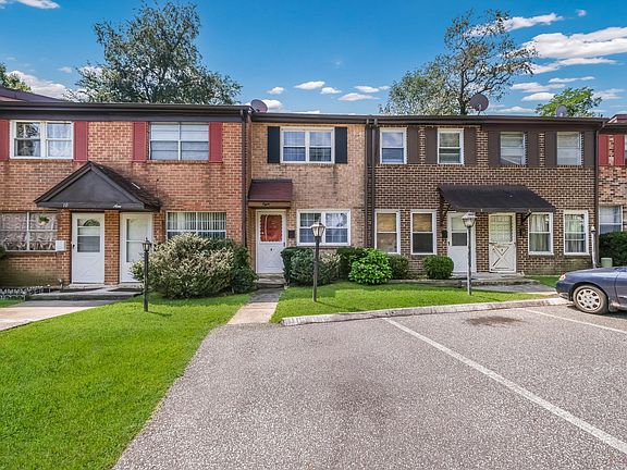 2nd image of 8 Park Vallei Ln