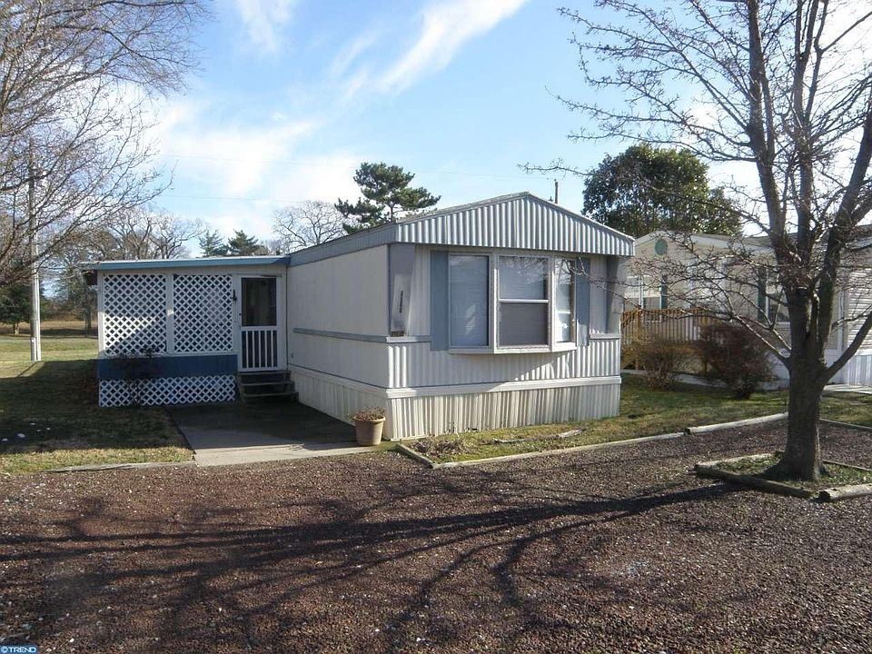 1st image of 18007 Howard Dr