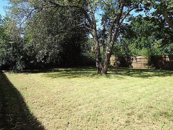 2nd image of 2702 Shawn Dr