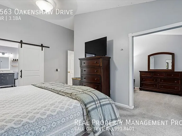 9563 Oakenshaw Dr — Photo 19
