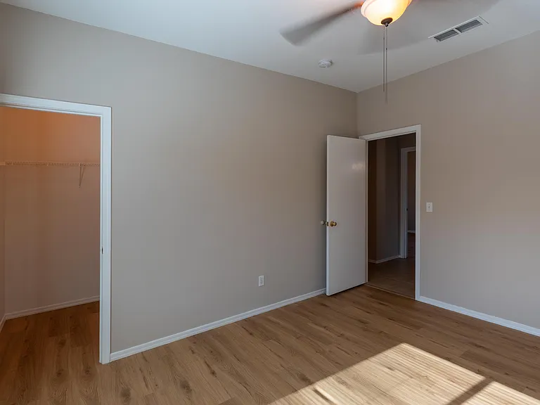 16247 W Monroe St — Photo 15