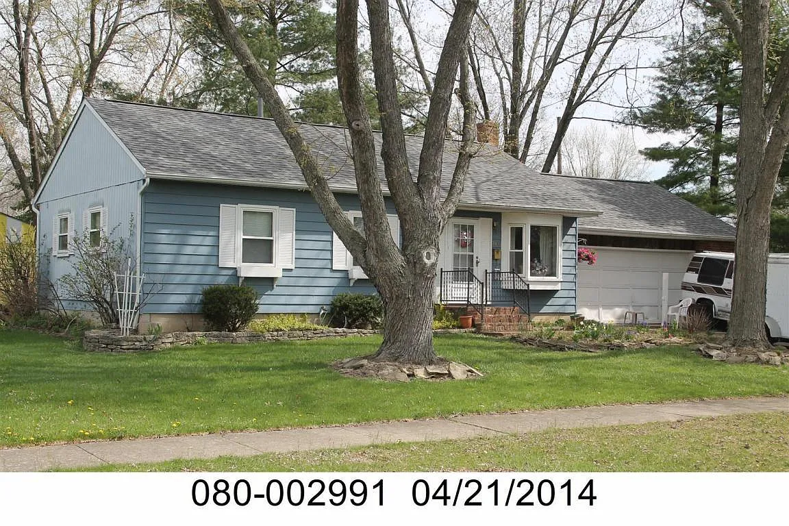 708 Rebecca Ave photo 1