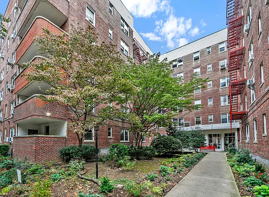 Sold by Remax Real Estate Professionals | media 1