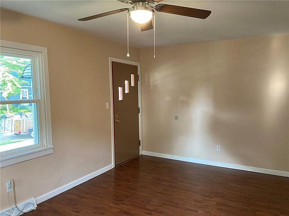 2nd image of 270 Maiden Ln