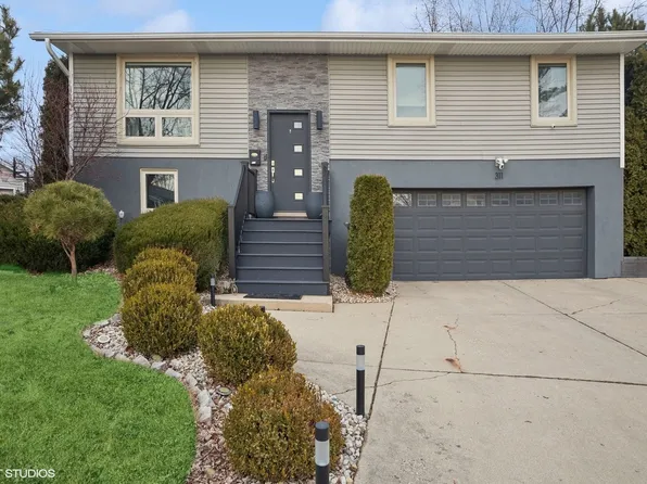 311 Hise Ct, Streamwood, IL 60107