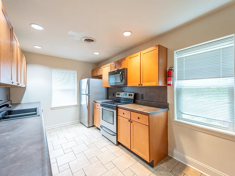 Roland Realty — Photo 17