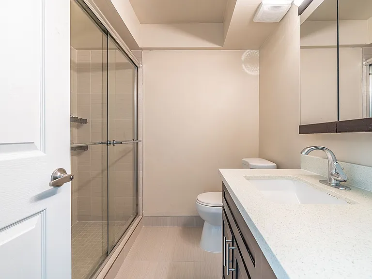 727 Bellevue Ave E — Photo 14