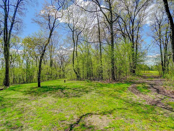 3rd image of 249 Saddle Ridge Ln