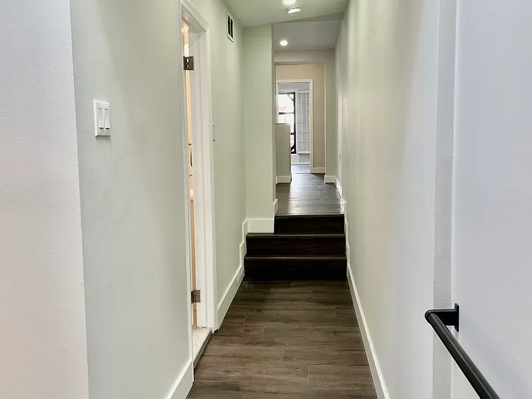 1005 Frankford Ave #2 — Photo 22