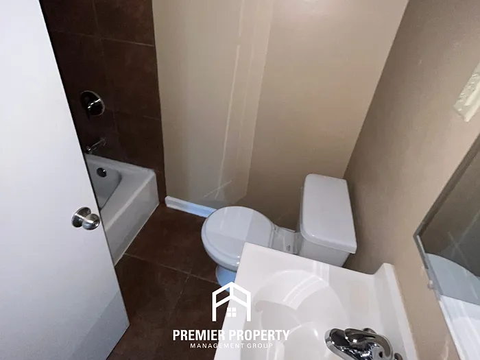 1360 Winfield Rd — Photo 13