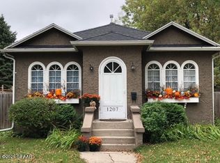 1207 Walnut St, Grand Forks, ND 58201