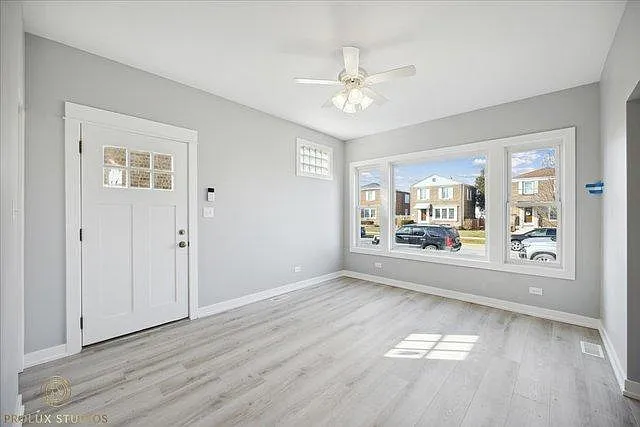 6423 S Knox Ave #1 — Photo 3