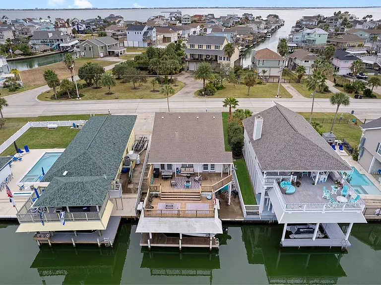 1114 Tiki Dr — Photo 42