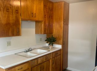 145 Camellia Way APT 17, Modesto, CA 95354