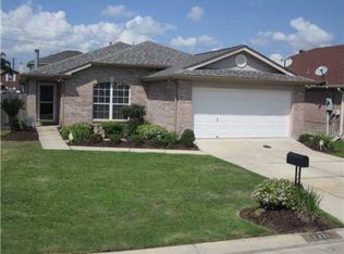 2321 S Village Green St, Harvey, LA 70058