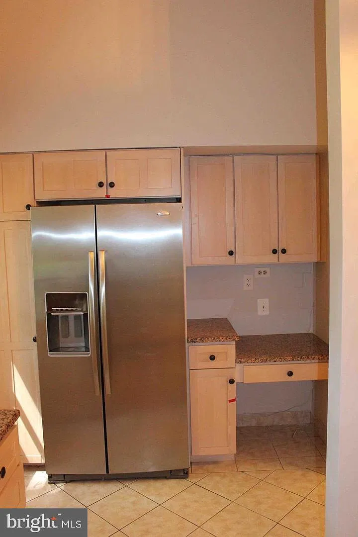 5 bed, 3.0 bath, 1643 sqft, $4,000 — Photo 4