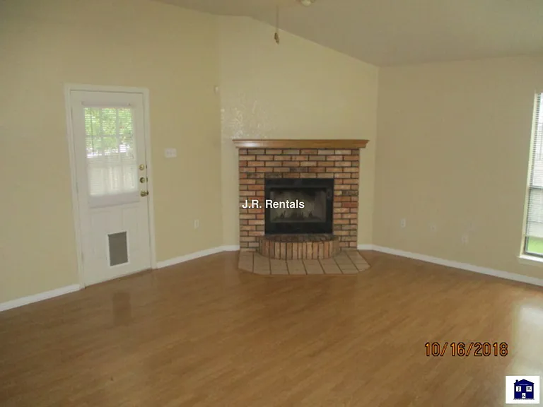 1506 Creek St — Photo 49