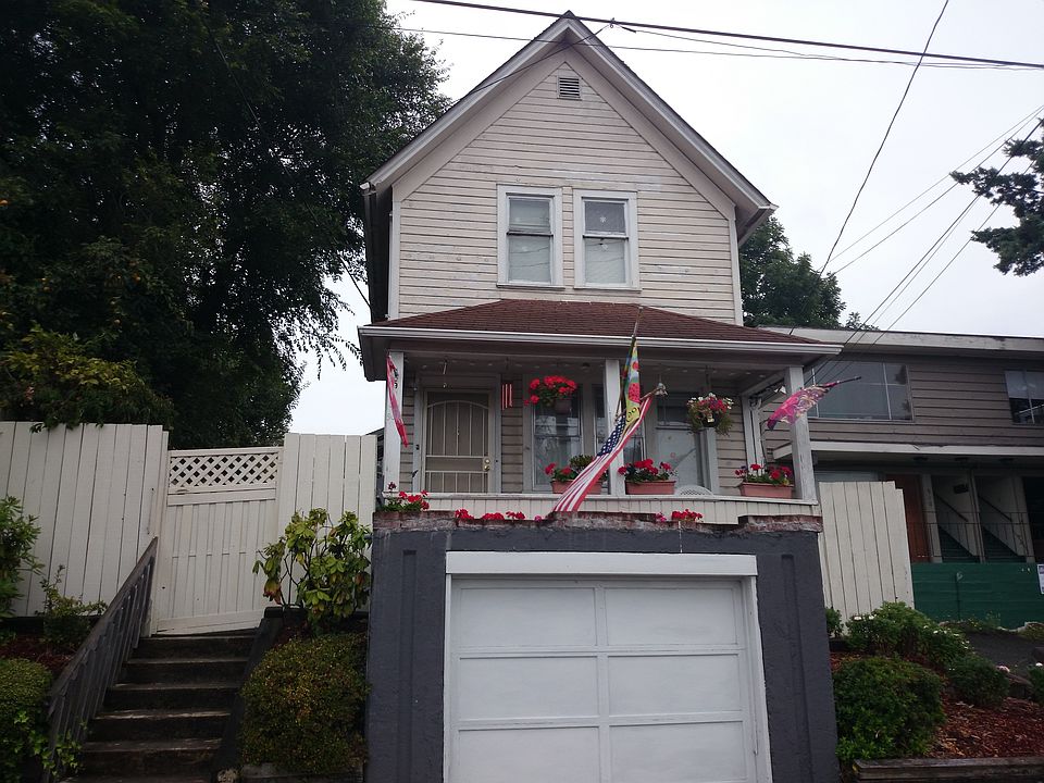 2nd image of 906 23rd Ave S