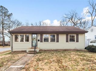 998 Woodbine Dr, Saint Louis, MO 63126