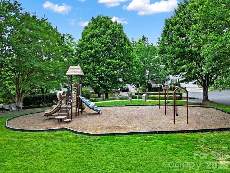2nd image of 11911 Royal Castle Ct
