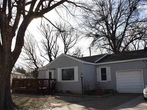 3rd image of 1409 W Hudson Dr