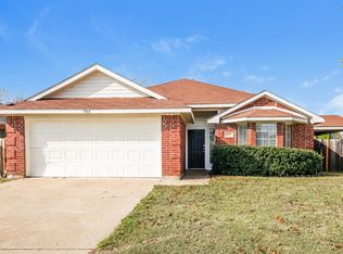 900 Springfield Dr, Cedar Hill, TX 75104