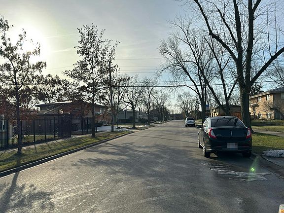 4th image of 7729 Davis St