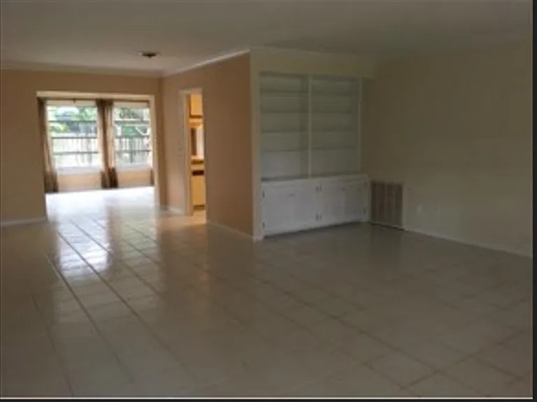 328 Live Oak Rd — Photo 12
