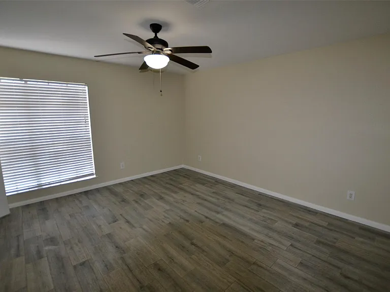 18507 Wood Glen Ln — Photo 7