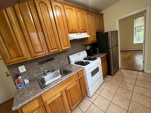 4th image of 88-69A Eldert Ln