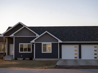 303 Tulip Ln, Yankton, SD 57078