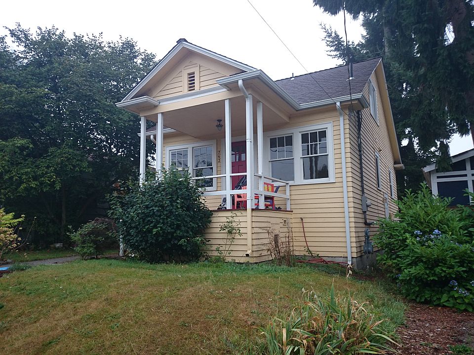 2nd image of 743 N 77th St