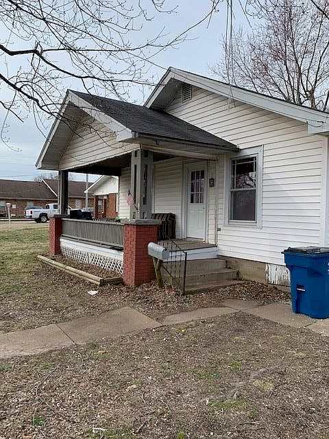 2nd image of 849 S Clark Ave