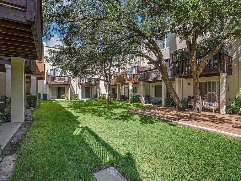 3168 Bayshore Oaks Dr — Photo 31