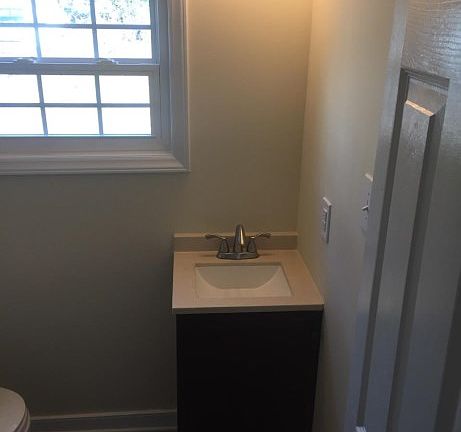 5th image of 1322 Columbia St