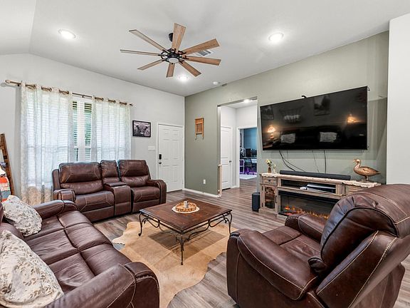 5th image of 123 Town And Country Dr